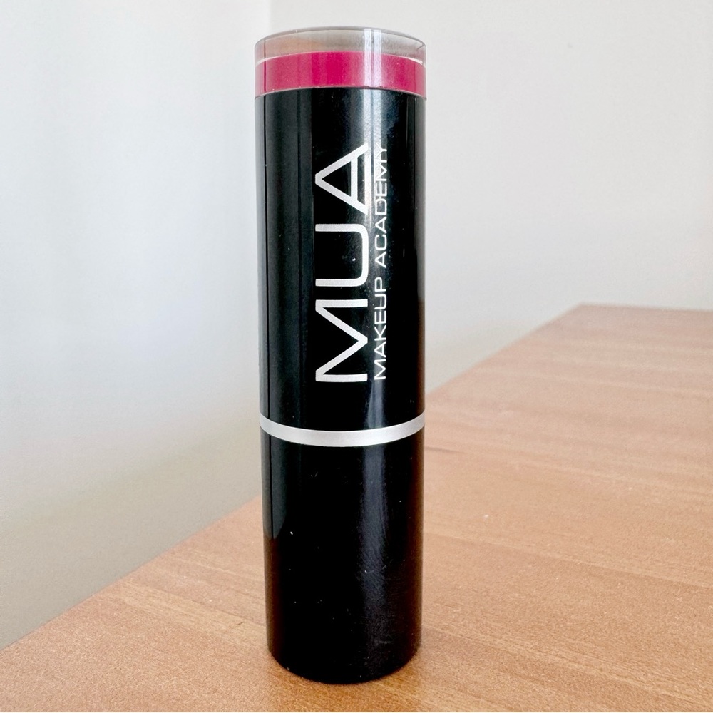 Makeup Academy #224 Berry lipstick Barbiecore Elle Woods Pigmented Moisturizing